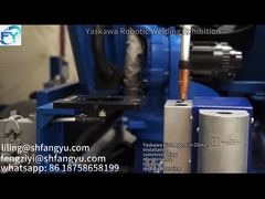 전시회를 용접하는 야스카와 산업용 로봇
